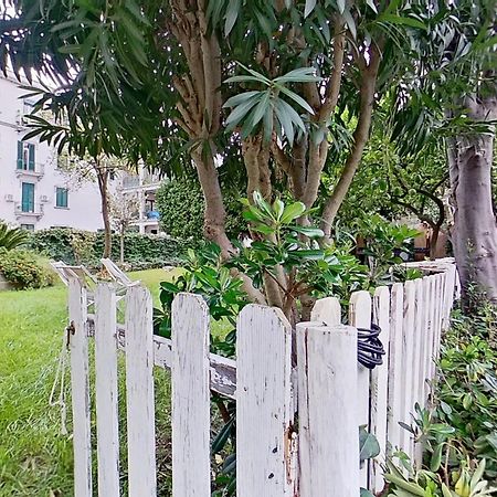 Il Giardino Di Vico Neve Bed & Breakfast Napoli Ngoại thất bức ảnh